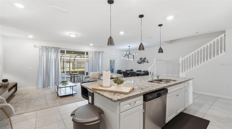 DAVENPORT, Florida 33897, 5 Bedrooms Bedrooms, ,4 BathroomsBathrooms,Residential,For Sale,JETTY,0,MFRO6391286