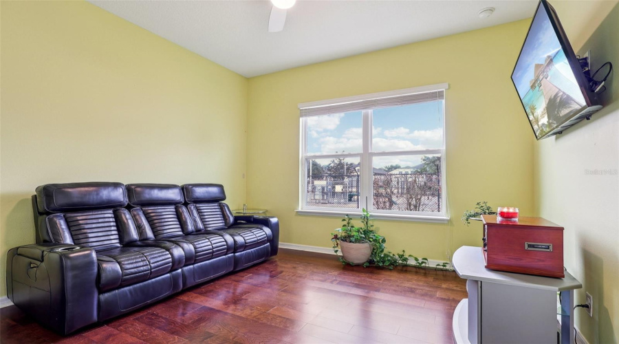 Guest room or office