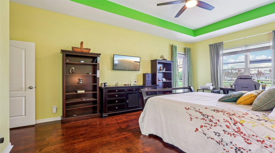 Huge Primary Suite with a view!