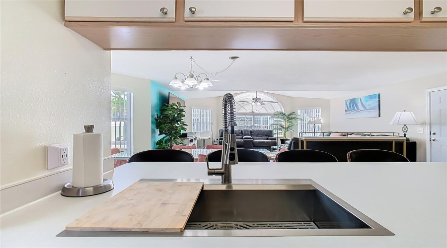 KISSIMMEE, Florida 34747, 4 Bedrooms Bedrooms, ,3 BathroomsBathrooms,Residential,For Sale,KNIGHTSBRIDGE,0,MFRO6391236