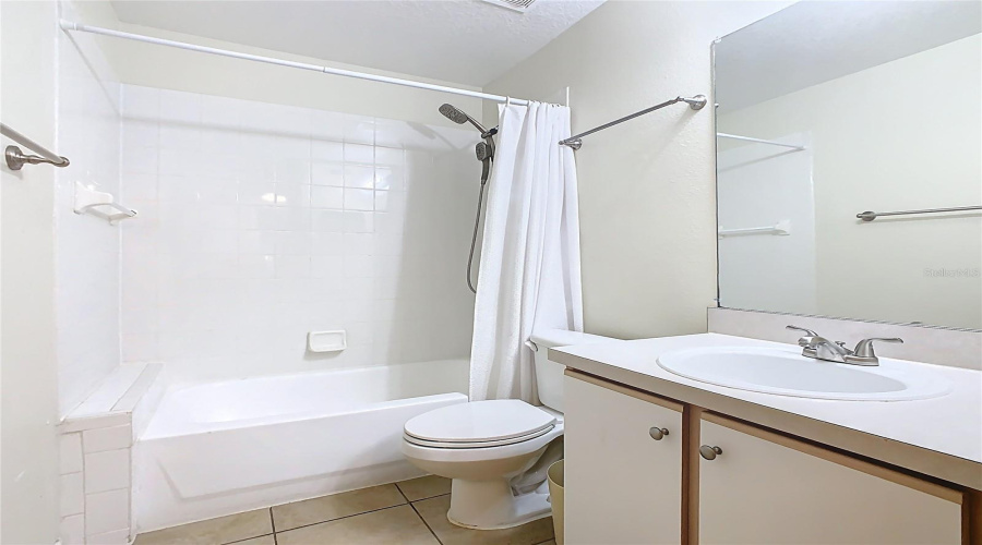 KISSIMMEE, Florida 34747, 4 Bedrooms Bedrooms, ,3 BathroomsBathrooms,Residential,For Sale,KNIGHTSBRIDGE,0,MFRO6391236