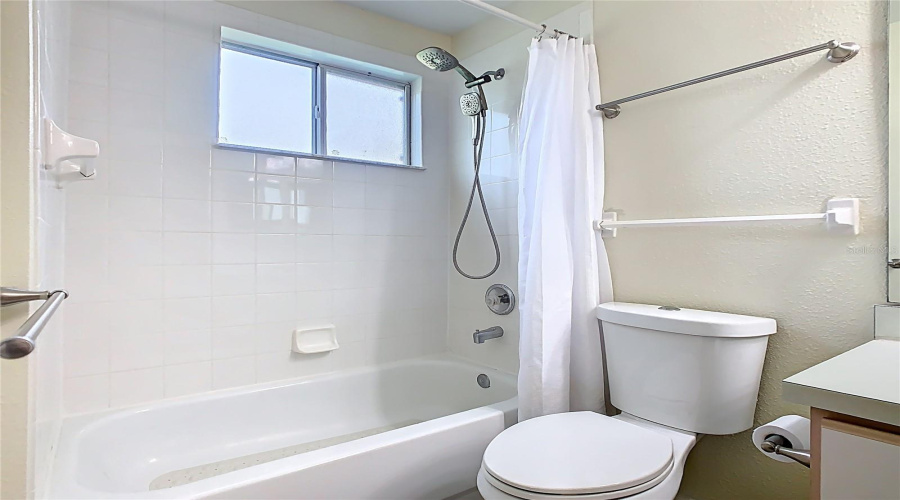 KISSIMMEE, Florida 34747, 4 Bedrooms Bedrooms, ,3 BathroomsBathrooms,Residential,For Sale,KNIGHTSBRIDGE,0,MFRO6391236