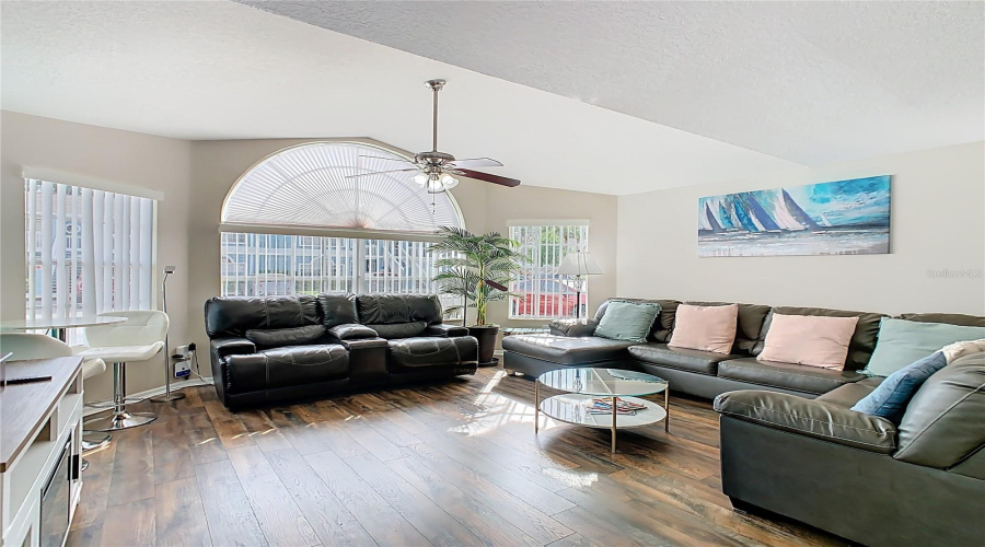 KISSIMMEE, Florida 34747, 4 Bedrooms Bedrooms, ,3 BathroomsBathrooms,Residential,For Sale,KNIGHTSBRIDGE,0,MFRO6391236