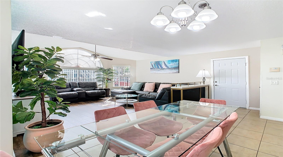 KISSIMMEE, Florida 34747, 4 Bedrooms Bedrooms, ,3 BathroomsBathrooms,Residential,For Sale,KNIGHTSBRIDGE,0,MFRO6391236