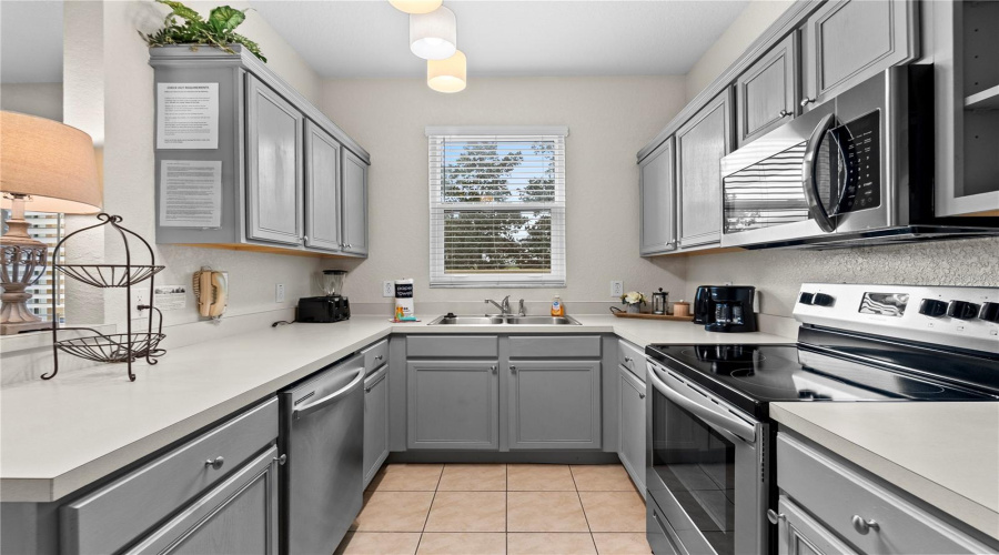 DAVENPORT, Florida 33897, 4 Bedrooms Bedrooms, ,3 BathroomsBathrooms,Residential,For Sale,LA MIRAGE,0,MFRO6388010