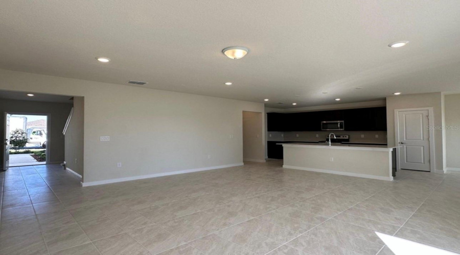 KISSIMMEE, Florida 34746, 5 Bedrooms Bedrooms, ,2 BathroomsBathrooms,Residential,For Sale,ROYAL POINT,0,MFRO6369671