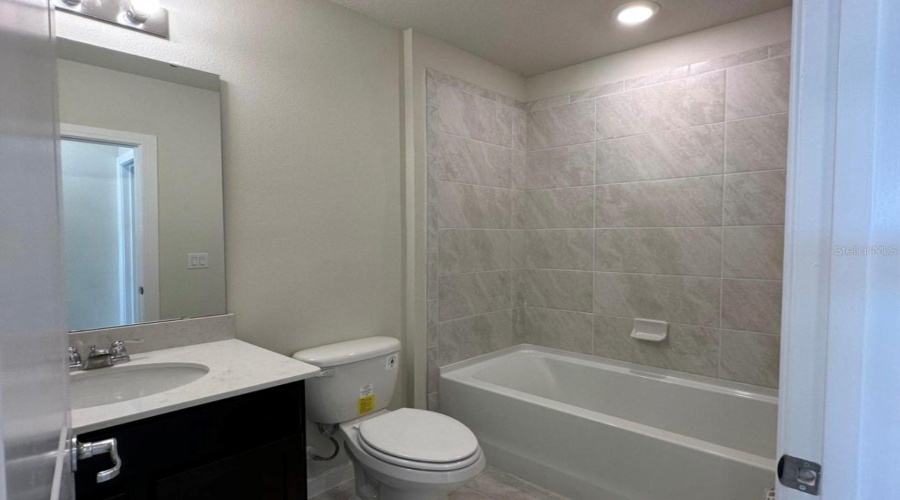 KISSIMMEE, Florida 34746, 5 Bedrooms Bedrooms, ,2 BathroomsBathrooms,Residential,For Sale,ROYAL POINT,0,MFRO6369671