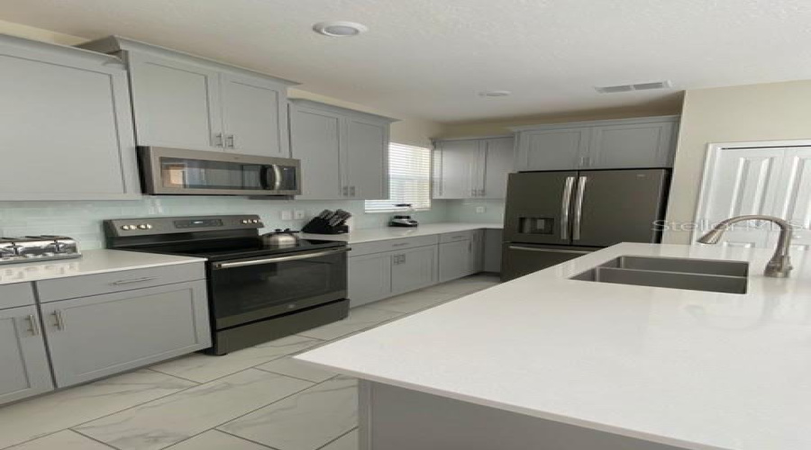 KISSIMMEE, Florida 34746, 5 Bedrooms Bedrooms, ,5 BathroomsBathrooms,Residential,For Sale,BOOKMARK,0,MFRO6387506