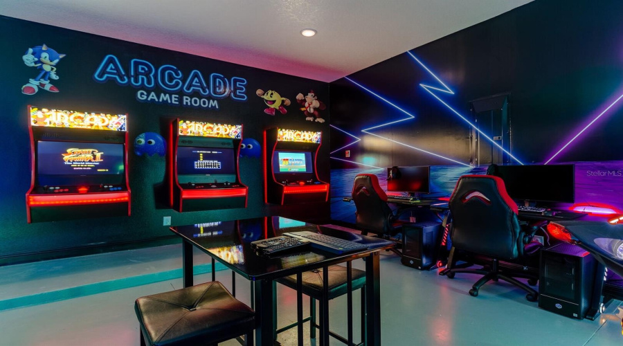 REUNION, Florida 34747, 5 Bedrooms Bedrooms, ,4 BathroomsBathrooms,Residential,For Sale,CASTLE PINES,0,MFRO6374778