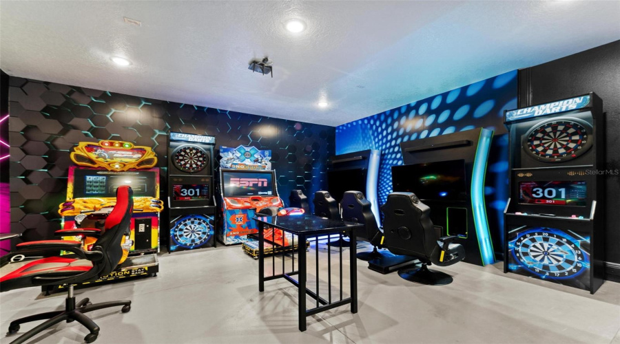 REUNION, Florida 34747, 5 Bedrooms Bedrooms, ,4 BathroomsBathrooms,Residential,For Sale,CASTLE PINES,0,MFRO6374778