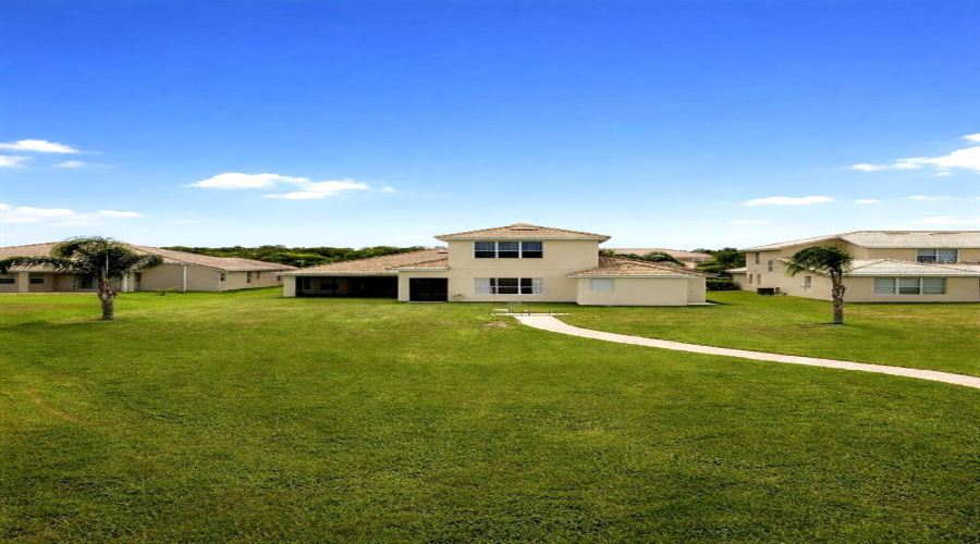 Kissimmee, Florida 34746, 4 Bedrooms Bedrooms, ,4 Bathroomsbathrooms,Residential,For Sale,Golden Feather,0,Mfro6387485