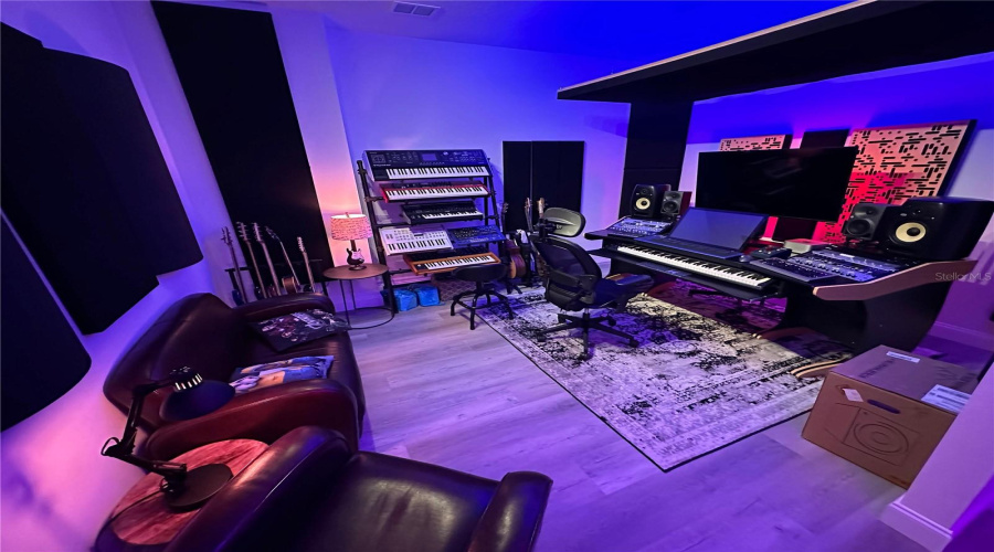 DAVENPORT, Florida 33837, 4 Bedrooms Bedrooms, ,3 BathroomsBathrooms,Residential,For Sale,BRUNSWICK,0,MFRO6391151