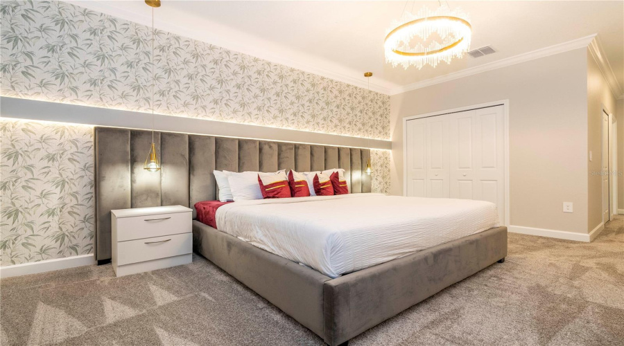 DAVENPORT, Florida 33896, 6 Bedrooms Bedrooms, ,5 BathroomsBathrooms,Residential,For Sale,TAKEAWAY,0,MFRS5145952