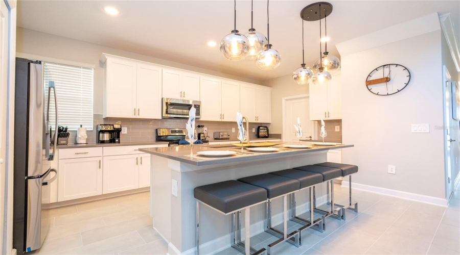 DAVENPORT, Florida 33896, 6 Bedrooms Bedrooms, ,5 BathroomsBathrooms,Residential,For Sale,TAKEAWAY,0,MFRS5145952