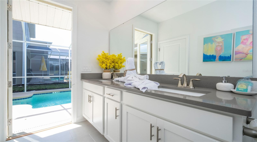 DAVENPORT, Florida 33896, 6 Bedrooms Bedrooms, ,5 BathroomsBathrooms,Residential,For Sale,TAKEAWAY,0,MFRS5145952