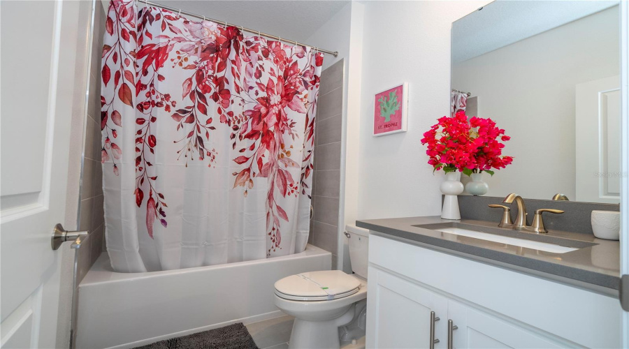 DAVENPORT, Florida 33896, 6 Bedrooms Bedrooms, ,5 BathroomsBathrooms,Residential,For Sale,TAKEAWAY,0,MFRS5145952