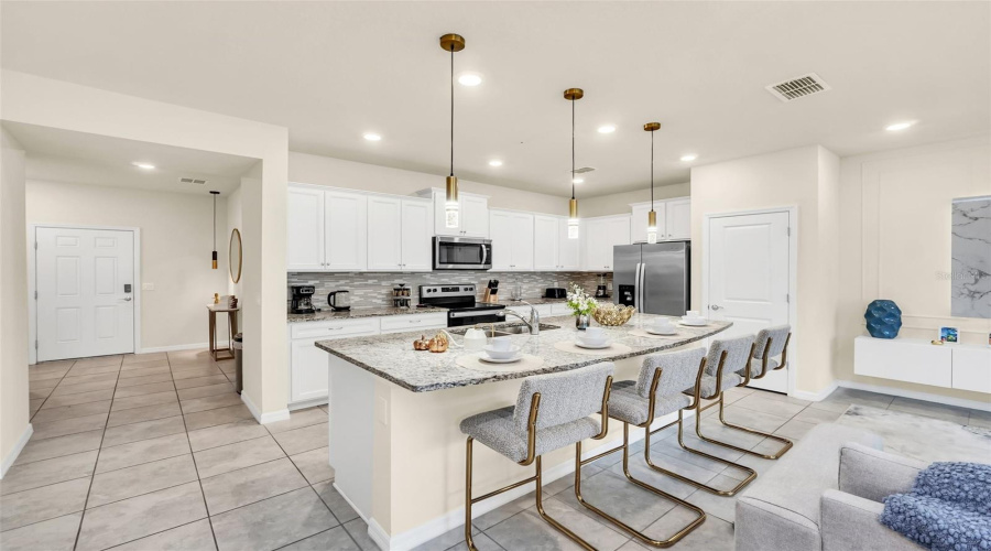 DAVENPORT, Florida 33897, 5 Bedrooms Bedrooms, ,4 BathroomsBathrooms,Residential,For Sale,PARADISE,0,MFRO6391388