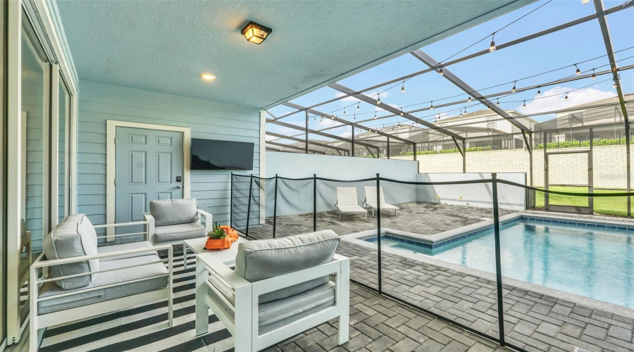 DAVENPORT, Florida 33897, 5 Bedrooms Bedrooms, ,4 BathroomsBathrooms,Residential,For Sale,PARADISE,0,MFRO6391388