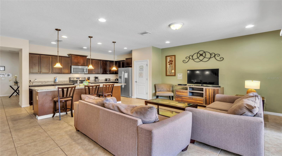 KISSIMMEE, Florida 34747, 5 Bedrooms Bedrooms, ,4 BathroomsBathrooms,Residential,For Sale,RHODES STREET,0,MFRO6390097