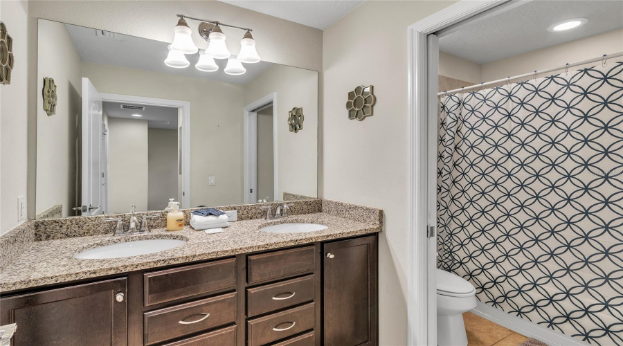 KISSIMMEE, Florida 34747, 5 Bedrooms Bedrooms, ,4 BathroomsBathrooms,Residential,For Sale,RHODES STREET,0,MFRO6390097