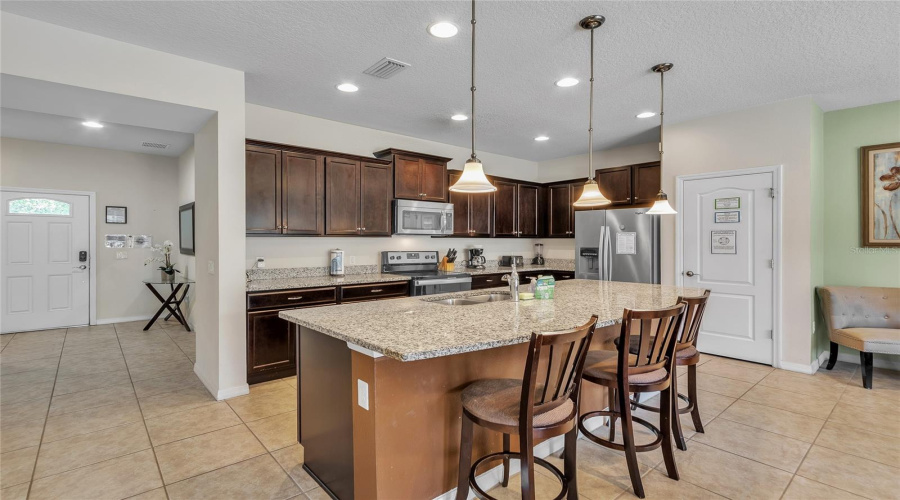 KISSIMMEE, Florida 34747, 5 Bedrooms Bedrooms, ,4 BathroomsBathrooms,Residential,For Sale,RHODES STREET,0,MFRO6390097