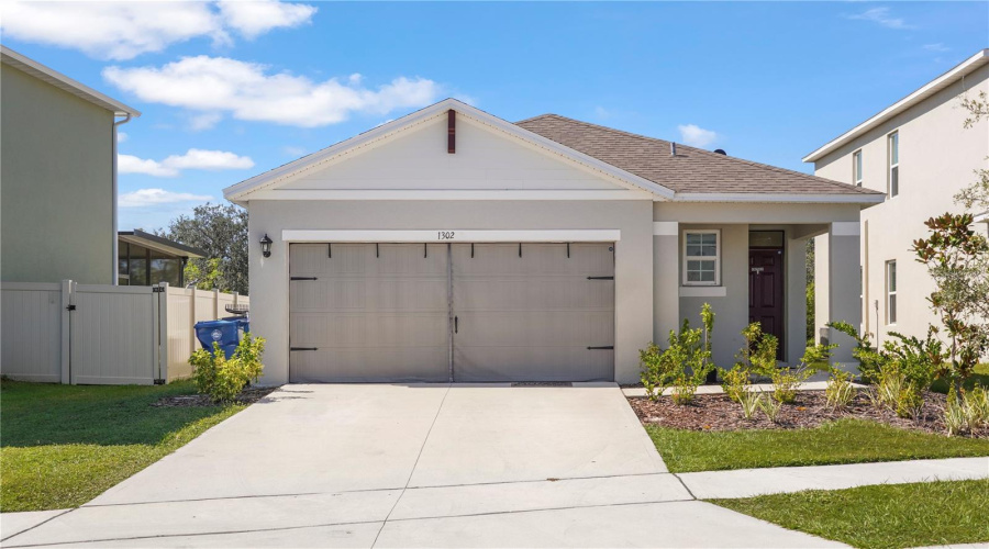 DAVENPORT, Florida 33837, 3 Bedrooms Bedrooms, ,2 BathroomsBathrooms,Residential,For Sale,HOLODAK,0,MFRS5136884
