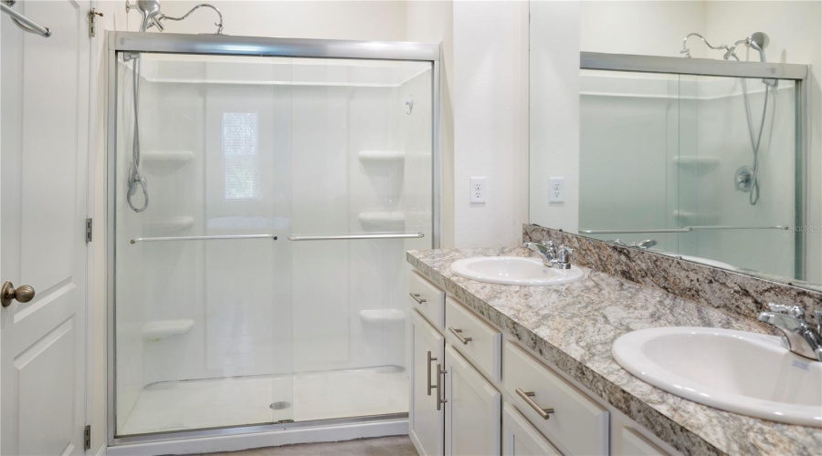 DAVENPORT, Florida 33837, 3 Bedrooms Bedrooms, ,2 BathroomsBathrooms,Residential,For Sale,HOLODAK,0,MFRS5136884