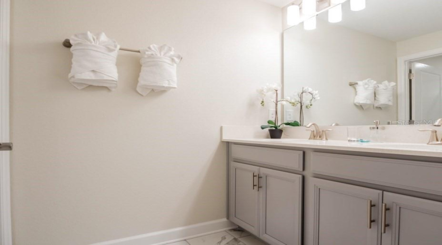 DAVENPORT, Florida 33896, 4 Bedrooms Bedrooms, ,3 BathroomsBathrooms,Residential,For Sale,OCEAN COURSE,0,MFRO6389824