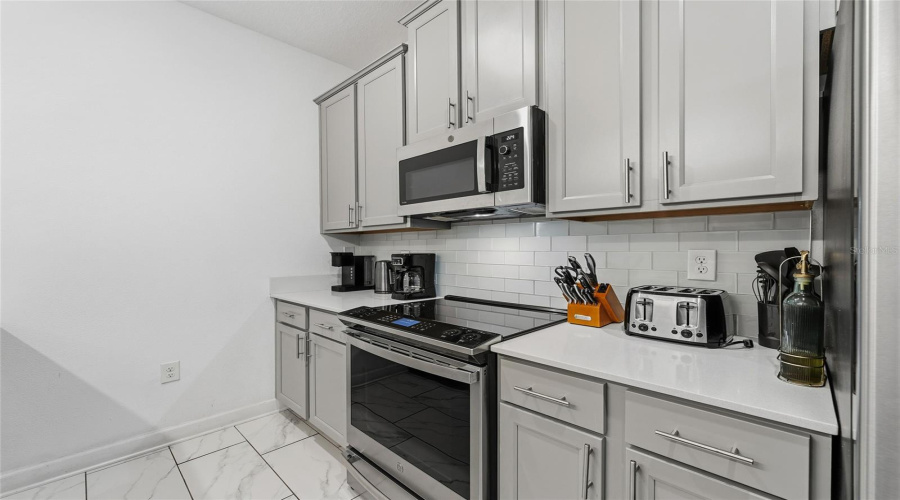 DAVENPORT, Florida 33896, 5 Bedrooms Bedrooms, ,4 BathroomsBathrooms,Residential,For Sale,LEADER,0,MFRS5143579