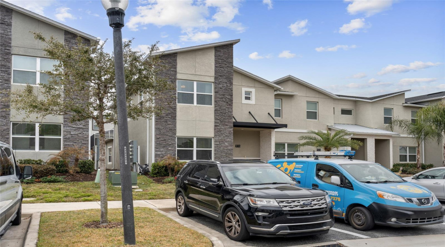DAVENPORT, Florida 33896, 5 Bedrooms Bedrooms, ,4 BathroomsBathrooms,Residential,For Sale,LEADER,0,MFRS5143579