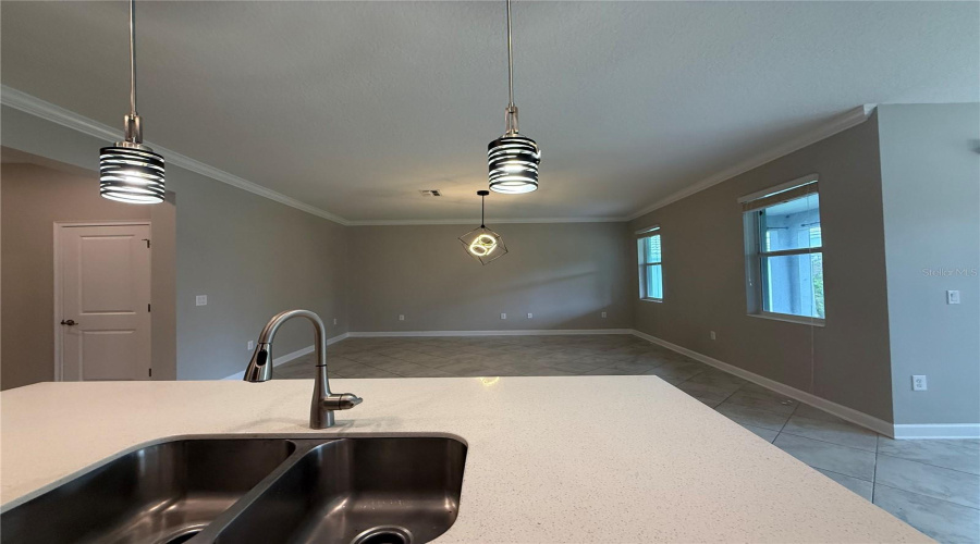 DAVENPORT, Florida 33896, 3 Bedrooms Bedrooms, ,2 BathroomsBathrooms,Residential,For Sale,BUNKER,0,MFRTB8427051