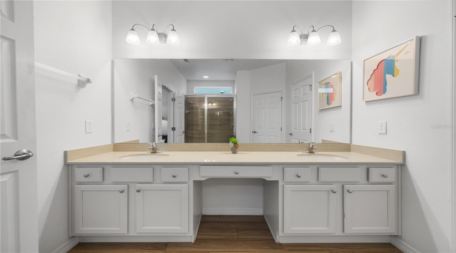 DAVENPORT, Florida 33837, 13 Bedrooms Bedrooms, ,10 BathroomsBathrooms,Residential,For Sale,OAKWOOD,0,MFRO6388959