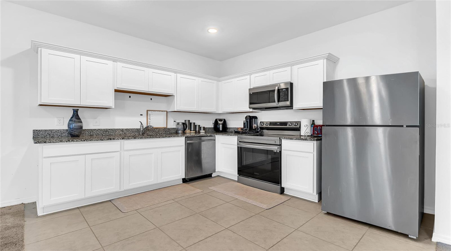 DAVENPORT, Florida 33837, 3 Bedrooms Bedrooms, ,2 BathroomsBathrooms,Residential,For Sale,MANDOVI,0,MFRO6391185