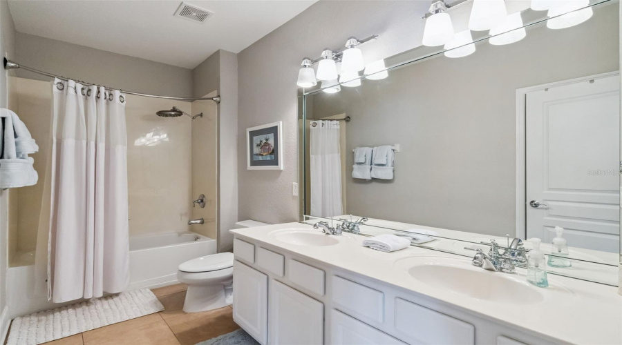 DAVENPORT, Florida 33896, 3 Bedrooms Bedrooms, ,2 BathroomsBathrooms,Residential,For Sale,SARDINIA,0,MFRO6391098