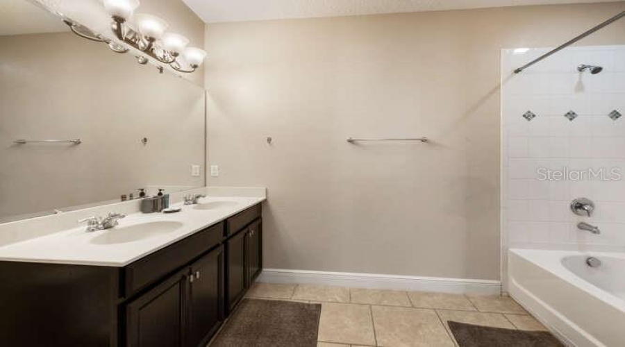 DAVENPORT, Florida 33837, 6 Bedrooms Bedrooms, ,4 BathroomsBathrooms,Residential,For Sale,ACORN,0,MFRO6340733