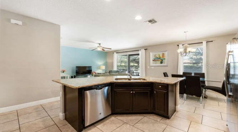 DAVENPORT, Florida 33837, 6 Bedrooms Bedrooms, ,4 BathroomsBathrooms,Residential,For Sale,ACORN,0,MFRO6340733