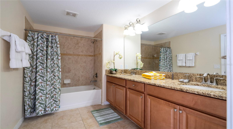 KISSIMMEE, Florida 34747, 5 Bedrooms Bedrooms, ,4 BathroomsBathrooms,Residential,For Sale,CANDY PALM,0,MFRO6391217