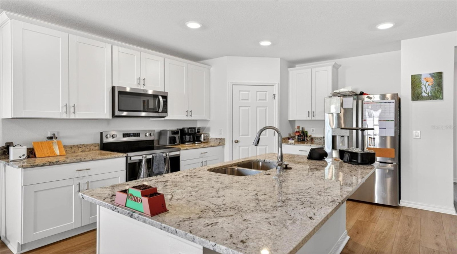 DAVENPORT, Florida 33837, 3 Bedrooms Bedrooms, ,2 BathroomsBathrooms,Residential,For Sale,MOOSE TRAIL,0,MFRO6391957