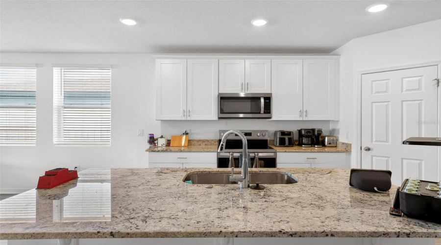 DAVENPORT, Florida 33837, 3 Bedrooms Bedrooms, ,2 BathroomsBathrooms,Residential,For Sale,MOOSE TRAIL,0,MFRO6391957