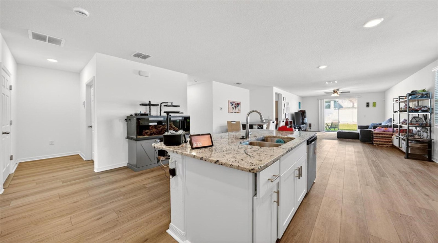 DAVENPORT, Florida 33837, 3 Bedrooms Bedrooms, ,2 BathroomsBathrooms,Residential,For Sale,MOOSE TRAIL,0,MFRO6391957