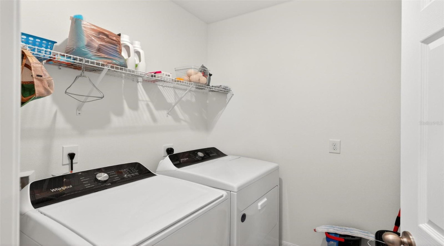 DAVENPORT, Florida 33837, 3 Bedrooms Bedrooms, ,2 BathroomsBathrooms,Residential,For Sale,MOOSE TRAIL,0,MFRO6391957