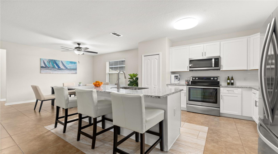 DAVENPORT, Florida 33896, 3 Bedrooms Bedrooms, ,2 BathroomsBathrooms,Residential,For Sale,SERENO,0,MFRS5145982