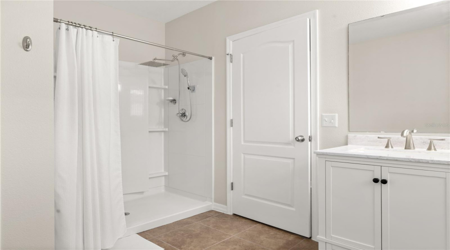 DAVENPORT, Florida 33896, 3 Bedrooms Bedrooms, ,2 BathroomsBathrooms,Residential,For Sale,SERENO,0,MFRS5145982