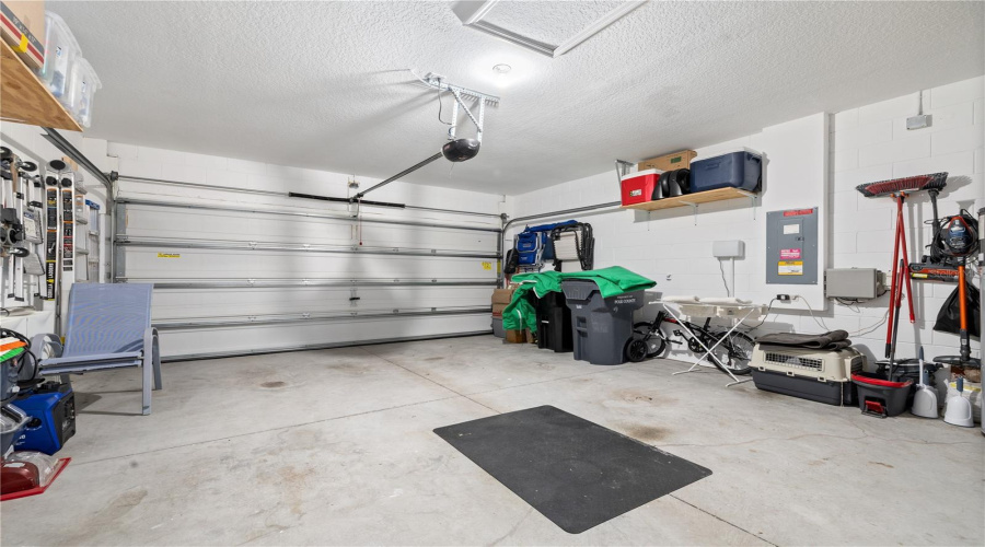 DAVENPORT, Florida 33896, 3 Bedrooms Bedrooms, ,2 BathroomsBathrooms,Residential,For Sale,SERENO,0,MFRS5145982