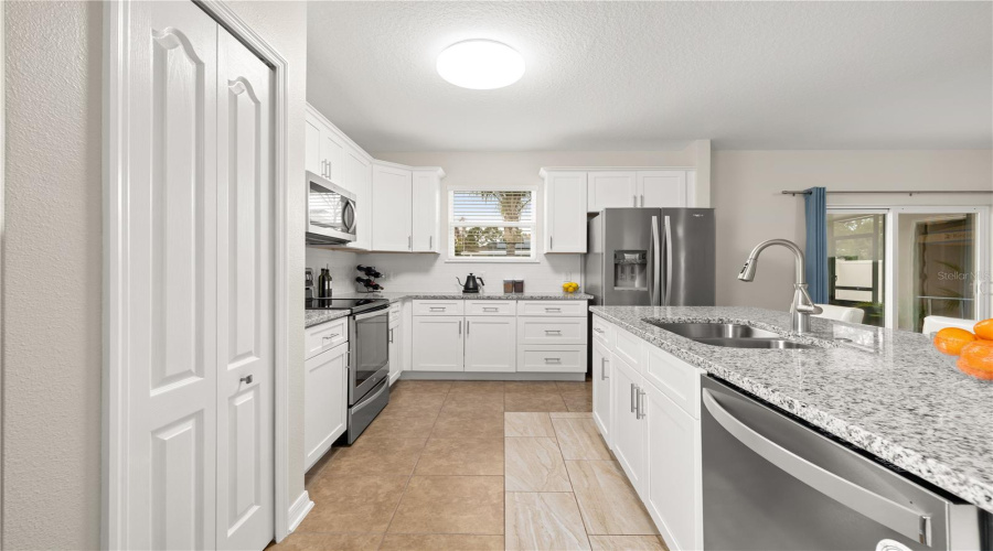 DAVENPORT, Florida 33896, 3 Bedrooms Bedrooms, ,2 BathroomsBathrooms,Residential,For Sale,SERENO,0,MFRS5145982