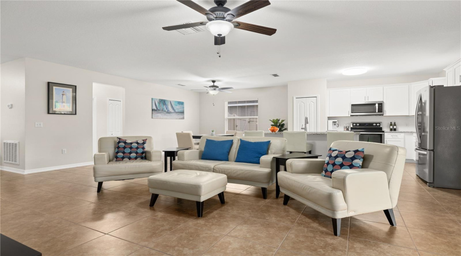 DAVENPORT, Florida 33896, 3 Bedrooms Bedrooms, ,2 BathroomsBathrooms,Residential,For Sale,SERENO,0,MFRS5145982