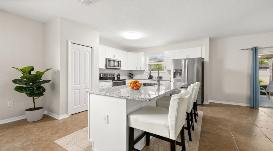 DAVENPORT, Florida 33896, 3 Bedrooms Bedrooms, ,2 BathroomsBathrooms,Residential,For Sale,SERENO,0,MFRS5145982