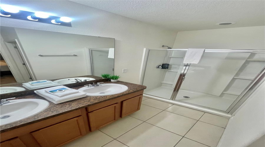 DAVENPORT, Florida 33837, 4 Bedrooms Bedrooms, ,3 BathroomsBathrooms,Residential,For Sale,TERRASONESTA,0,MFRS5141280