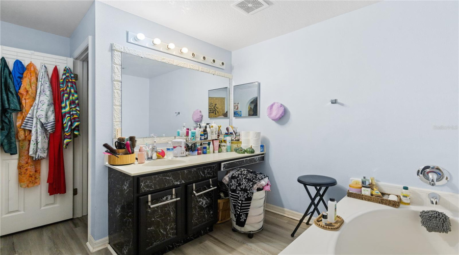 DAVENPORT, Florida 33837, 4 Bedrooms Bedrooms, ,2 BathroomsBathrooms,Residential,For Sale,LOBELIA,0,MFRS5138411