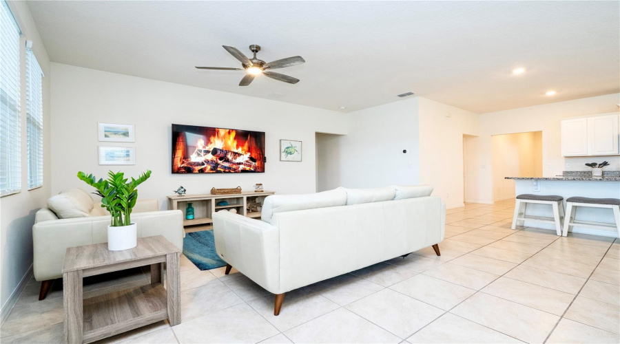 DAVENPORT, Florida 33837, 6 Bedrooms Bedrooms, ,5 BathroomsBathrooms,Residential,For Sale,OAKMOSS,0,MFRO6387863